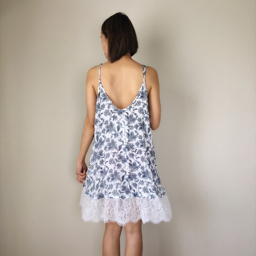 LAST 1 ! Floral Lace Dress WHITE BLUE - Picture 3 of 6